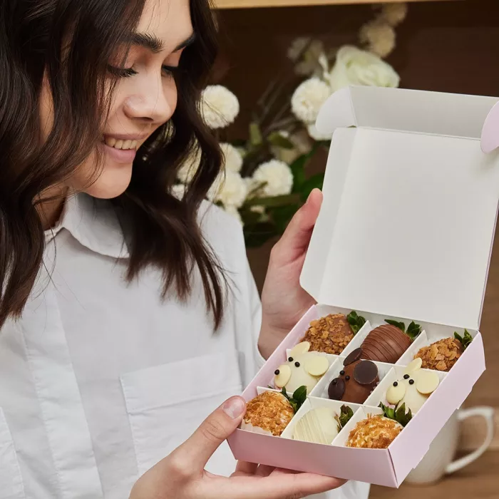 Набор из 9 клубник в шоколаде "Медвежий бал"