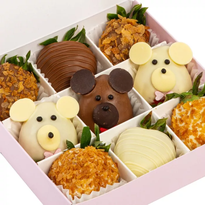 Набор из 9 клубник в шоколаде "Медвежий бал"