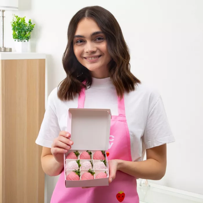 Набор из 9 клубник в шоколаде "Розовый дуэт"