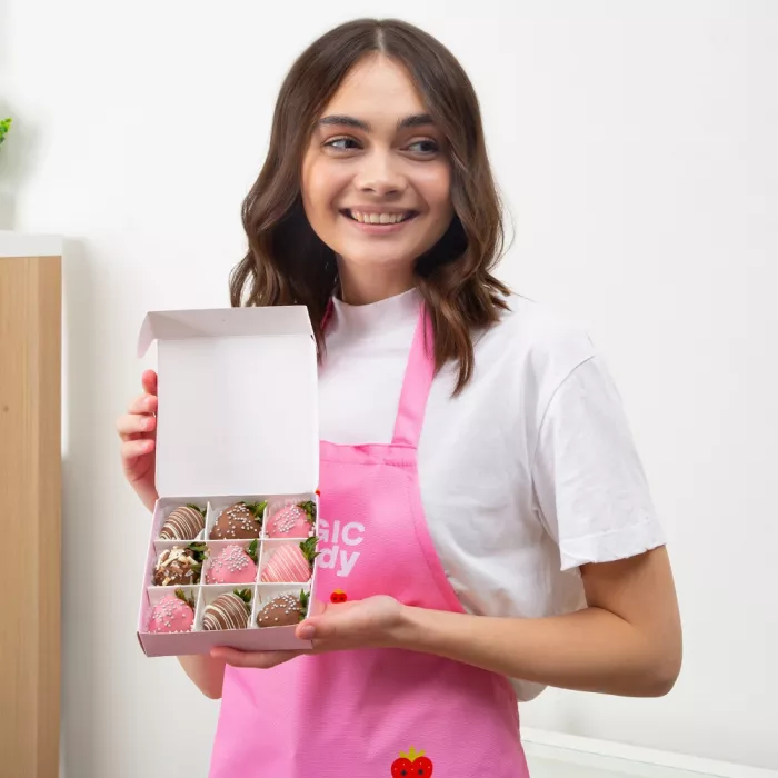 Набор из 9 клубник в шоколаде "Сладкоежка"