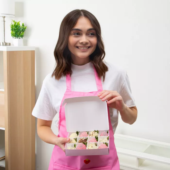 Набор из 9 клубник в шоколаде "Сладкоежка"