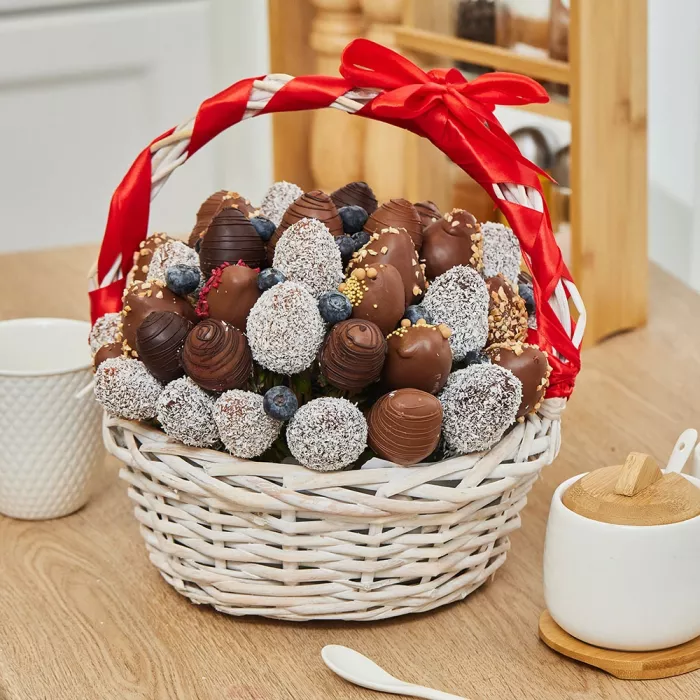 Корзина с клубникой «Шоколадный восторг»