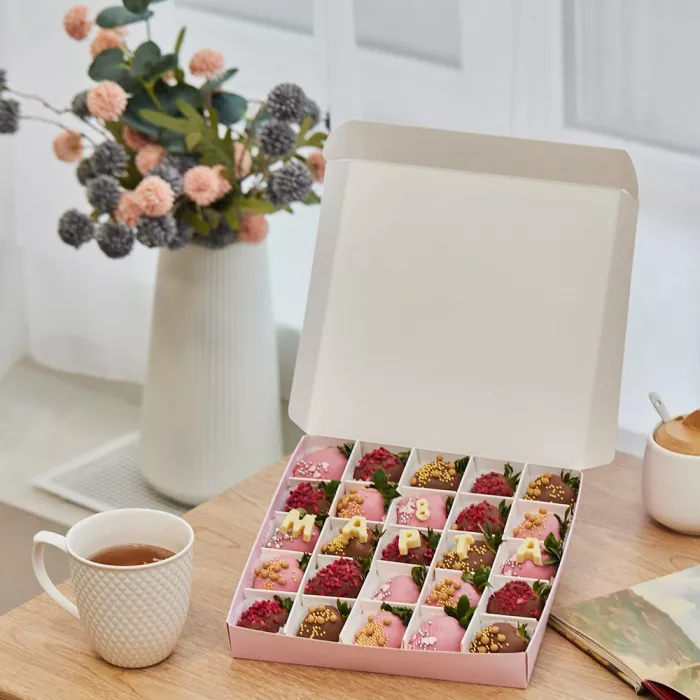 Набор из 25 клубник ассорти на 8 марта