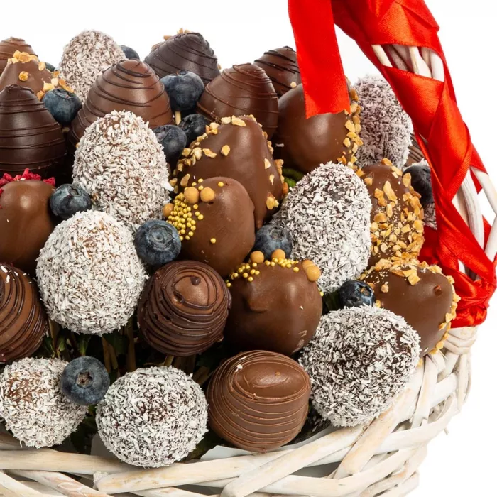 Корзина с клубникой «Шоколадный восторг»