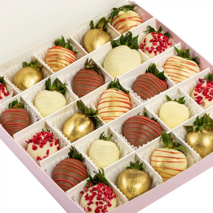 Набор из 25 клубник в шоколаде "GOLD" Набор из 25 клубник в шоколаде "GOLD"