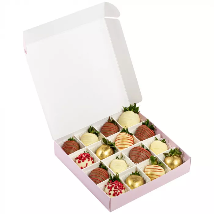 Набор из 16 клубник в шоколаде "GOLD"