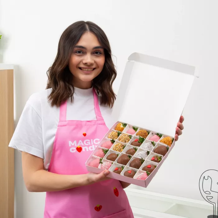 Набор из 25 клубник в шоколаде "Послание сердца" Набор из 25 клубник в шоколаде "Послание сердца"