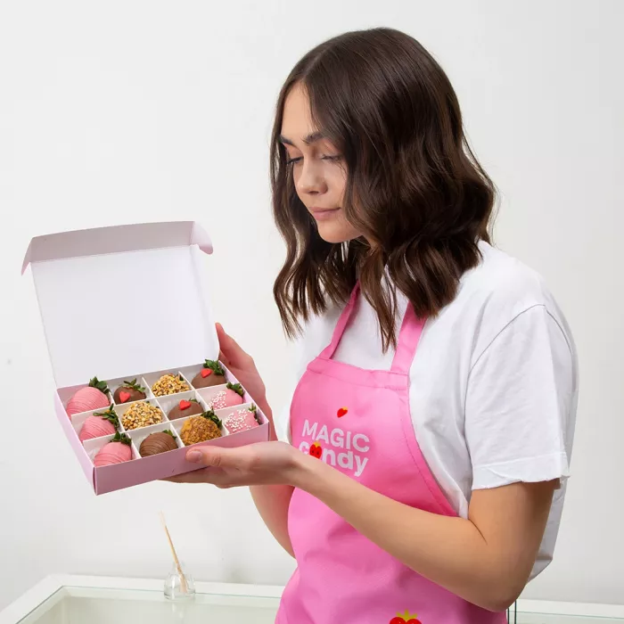 Набор из 12 клубник в шоколаде "Послание сердца" Набор из 12 клубник в шоколаде "Послание сердца"