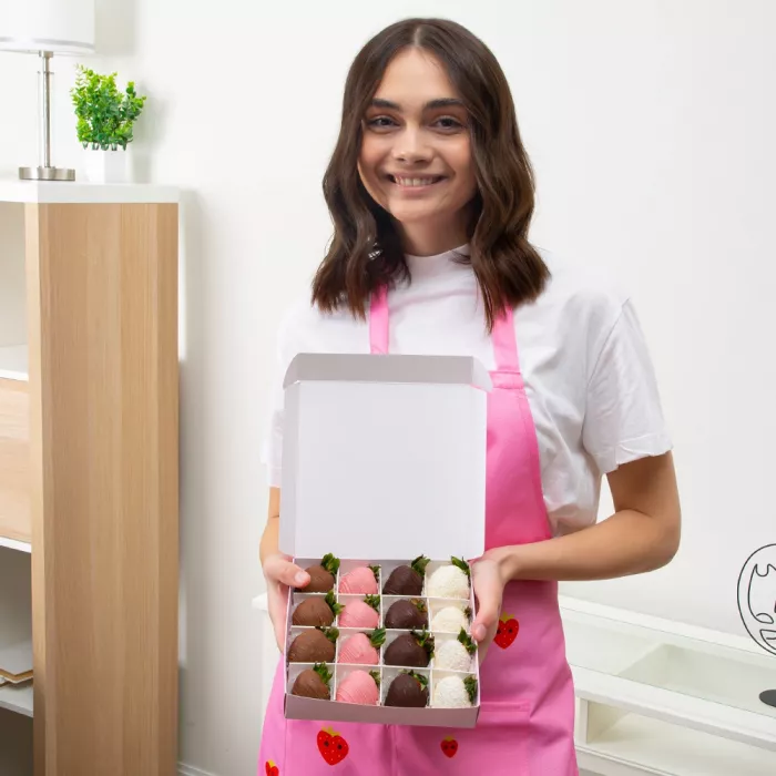 Набор из 16 клубник в шоколаде "Пять хитов" Набор из 16 клубник в шоколаде "Пять хитов"