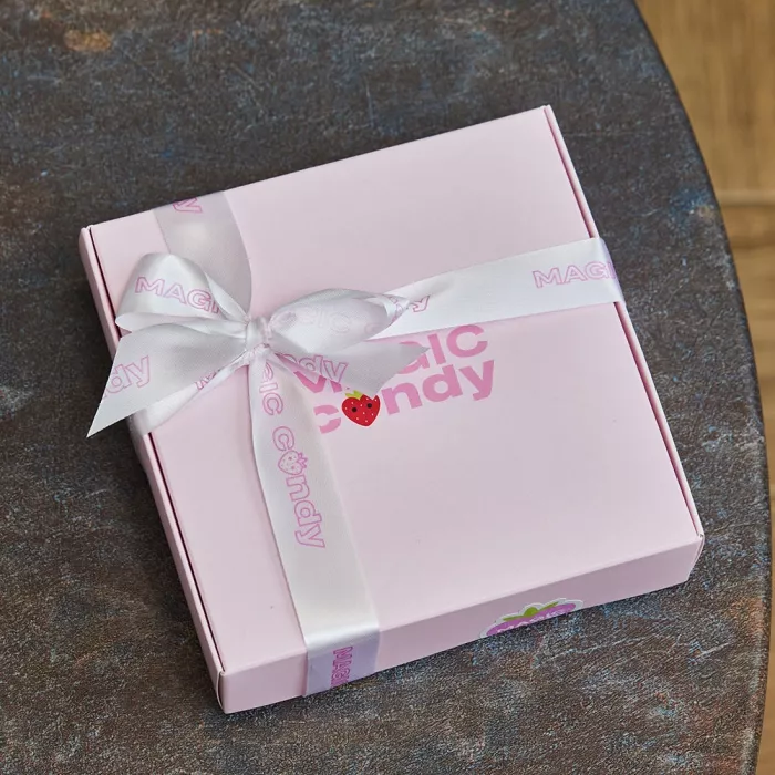 Набор из 9 клубник в шоколаде "Золотой бриз"