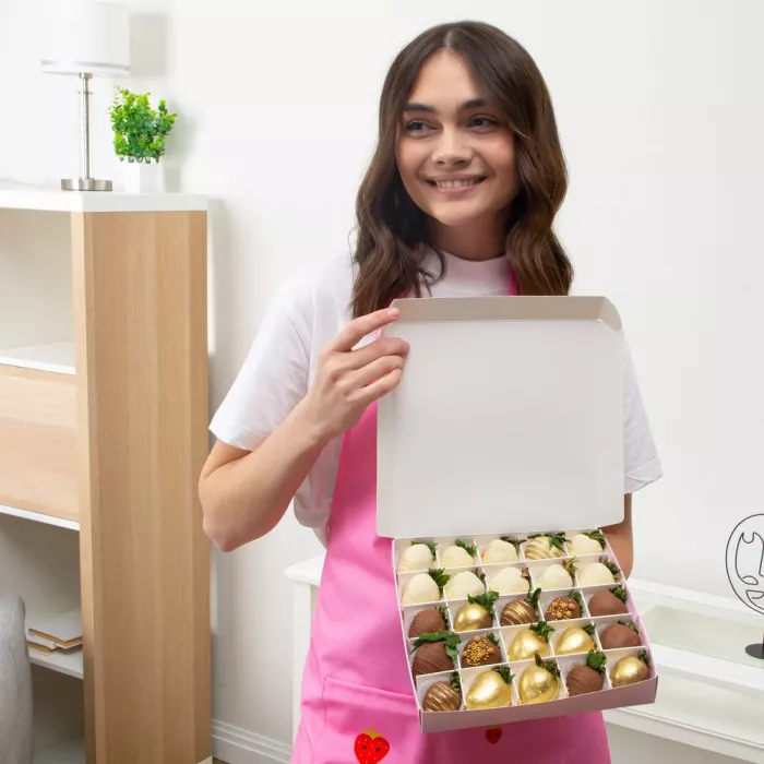 Набор из 25 клубник в шоколаде "Золотой бриз"