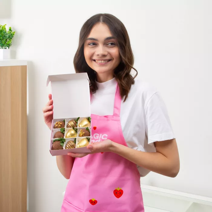 Набор из 9 клубник в шоколаде "Золотой бриз"