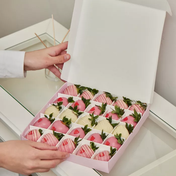 Набор из 25 клубник в шоколаде "Сердце" Набор из 25 клубник в шоколаде "Сердце"