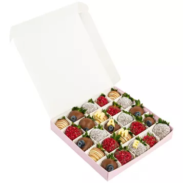 Набор из 25 клубник в шоколаде с голубикой "Маме"