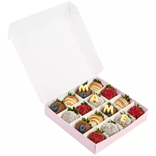 Набор из 16 клубник в шоколаде с голубикой "Маме" Набор из 16 клубник в шоколаде с голубикой "Маме"