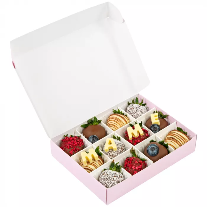 Набор из 12 клубник в шоколаде с голубикой  "Маме"