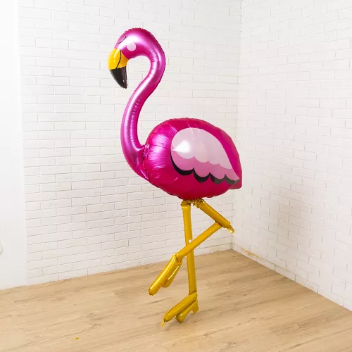 Композиция из шариков с ходячей фигурой фламинго