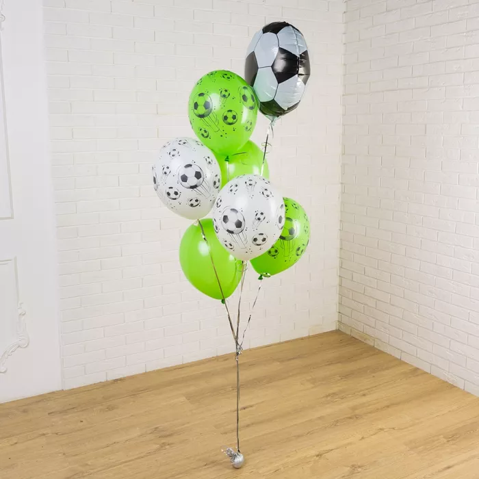 Фонтан шаров с футбольным мячом