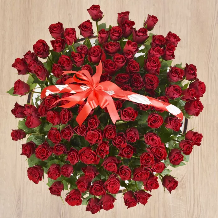 101 красная роза в корзине