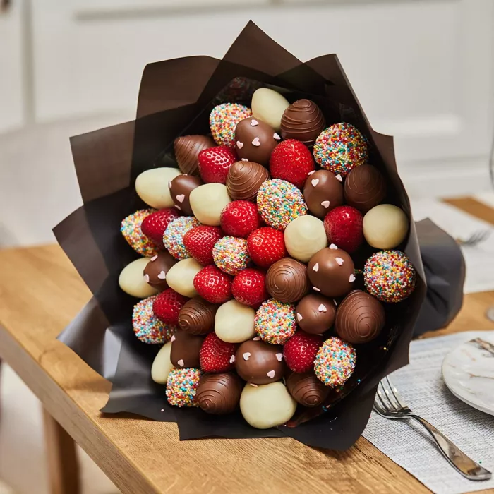 Букет из клубники (Конфетти размер L)