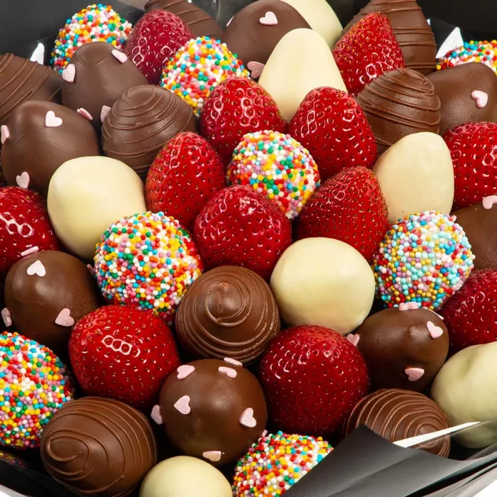 Букет из клубники (Конфетти размер L)