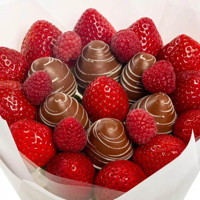 Букет из клубники (Сердце чувств размер S) Букет из клубники (Сердце чувств размер S)