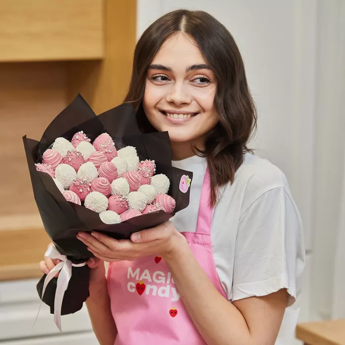 Букет из клубники (Pink размер M)