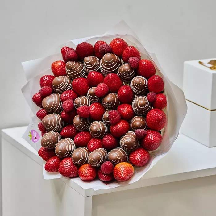 Букет из клубники (Сердце чувств размер L)