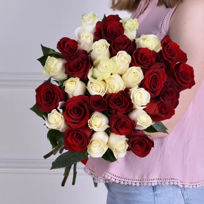 35 разноцветных роз Эквадор 70 см