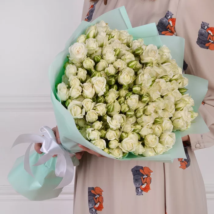 21 белая кустовая роза