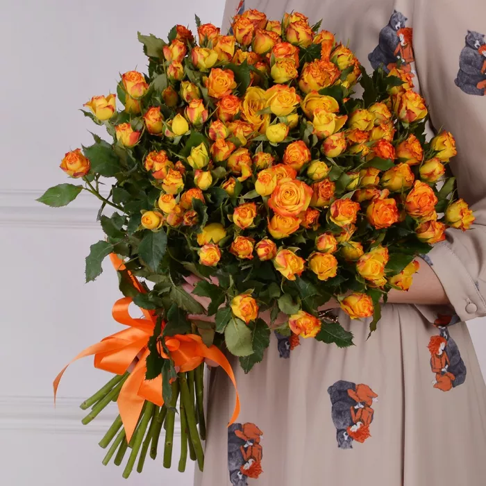 25 огненных кустовых роз