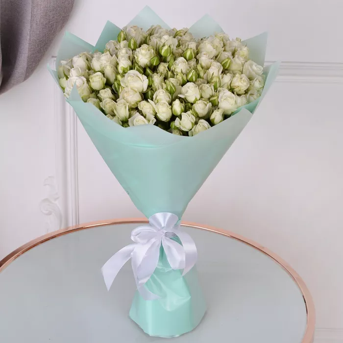 21 белая кустовая роза