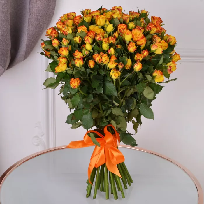 25 огненных кустовых роз