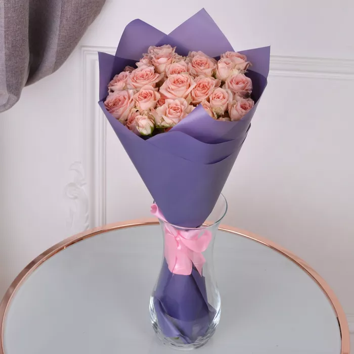 9 розовых кустовых роз