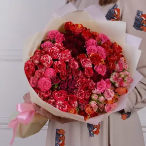 35 кустовых роз микс в пленке