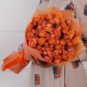 25 оранжевых кустовых роз