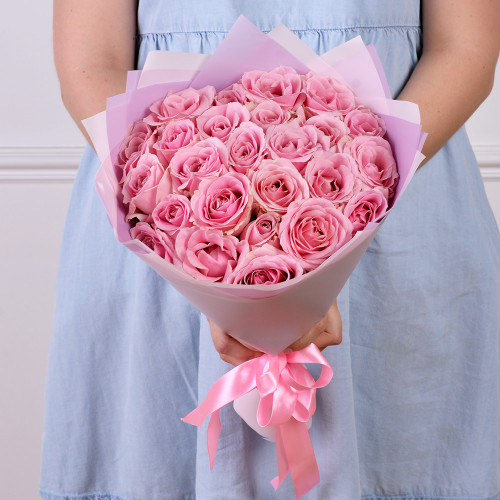 Монобукет из 25 нежно-розовых роз 40 см