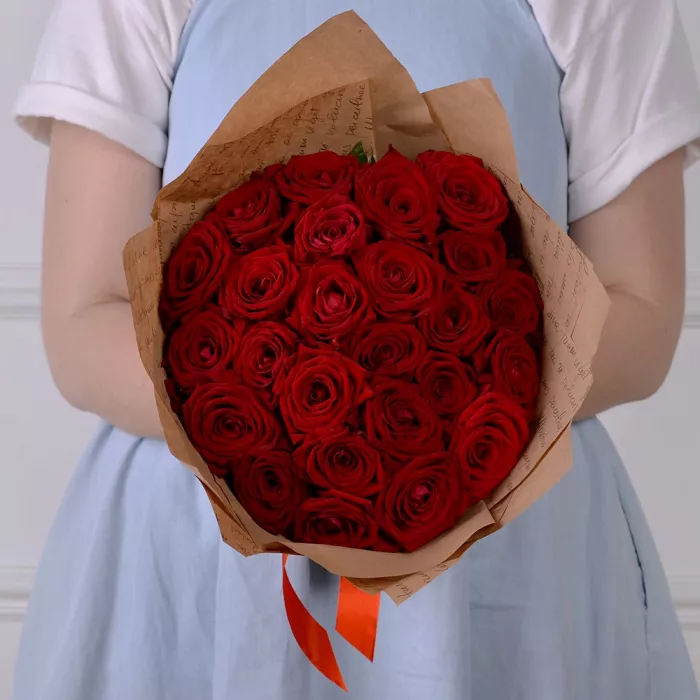 25 красных роз 40 см