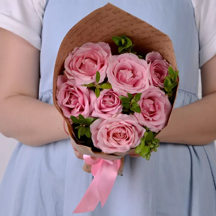 Букет из 7 нежно-розовых роз 40 см