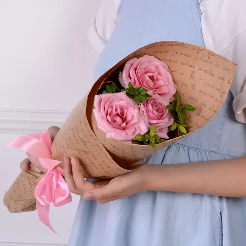 Букет из 3 нежно-розовых роз 40 см