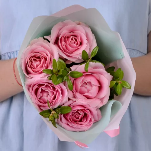 Букет из 5 нежно-розовых роз 40 см