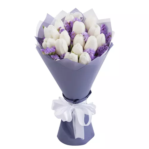 15 белых тюльпанов