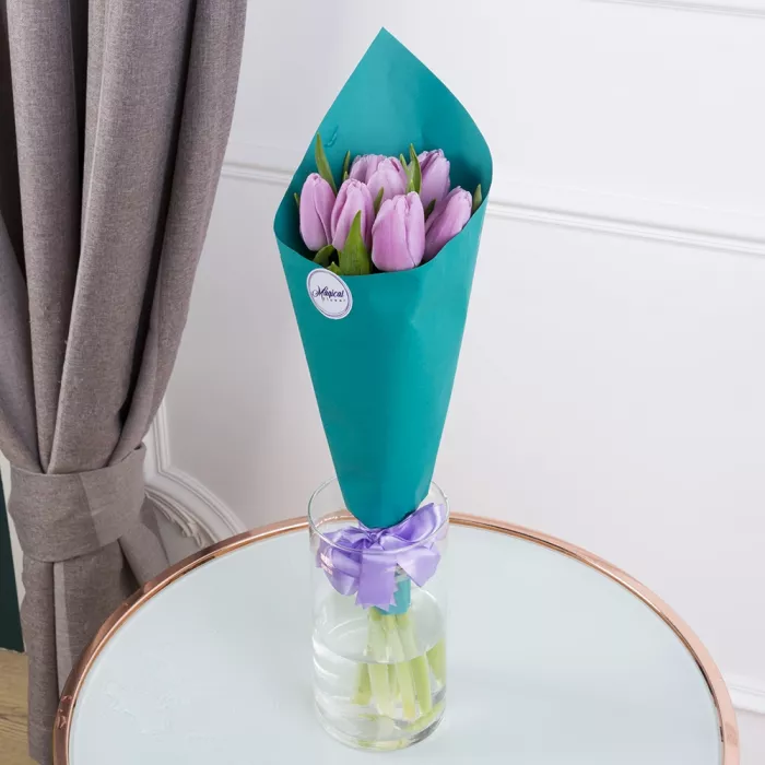 7 фиолетовых тюльпанов