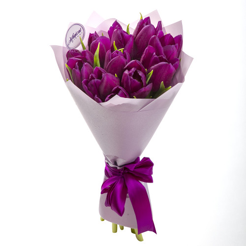 Букет в фиолетовых тонах из 11 тюльпанов