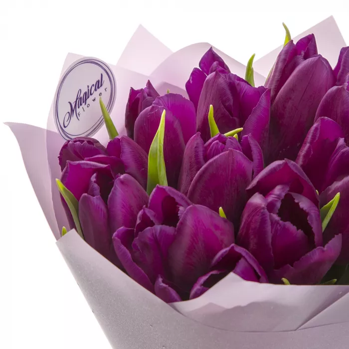 11 сиреневых тюльпанов