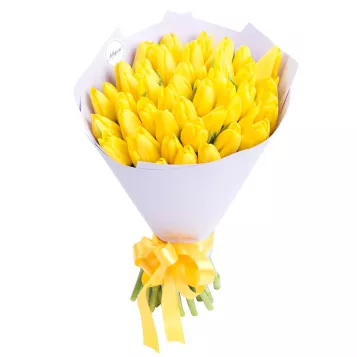 35 желтых тюльпанов