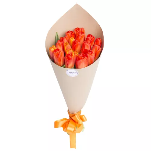 19 оранжевых тюльпанов