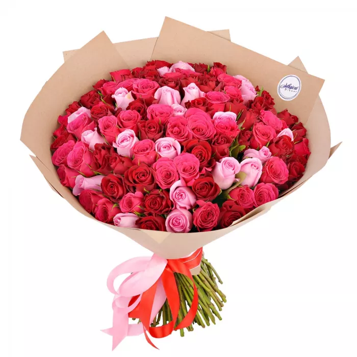 Букет из 101 розы Ягодный микс в крафте