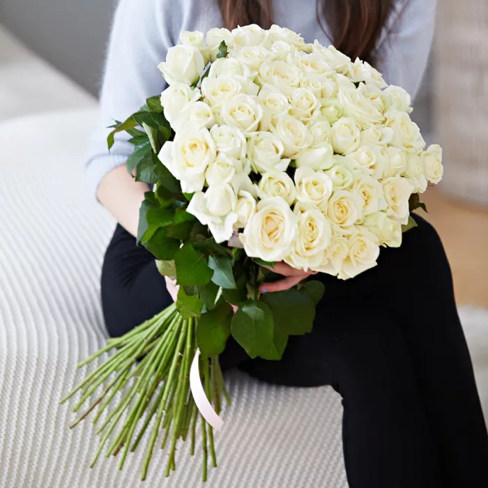 Букет из 51 белой розы premium 60 см