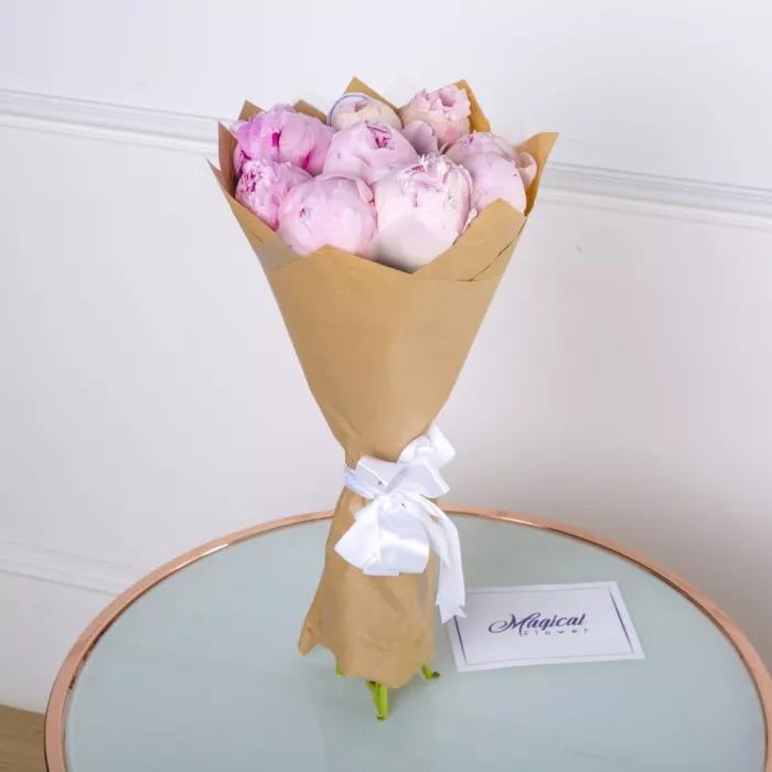 Букет из 9 розовых пионов